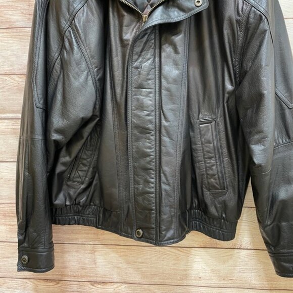 VINTAGE MEMBERS ONLY LEATHER JACKET IN BLACK - Picture 3 of 11